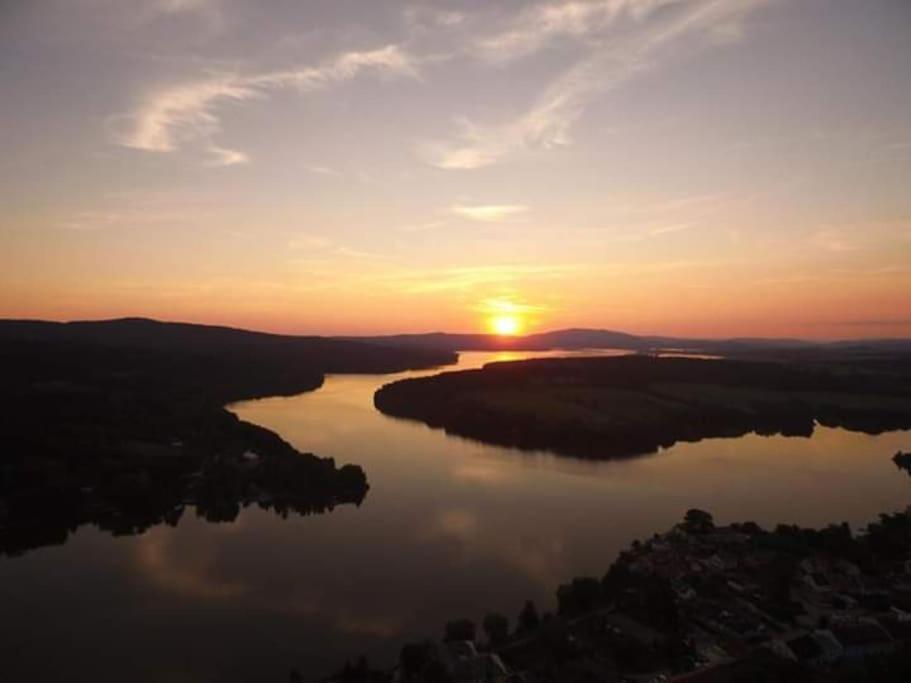 Apartman S Terasou A Vyhledem Na Jezero Lipno Kovarov  Dış mekan fotoğraf