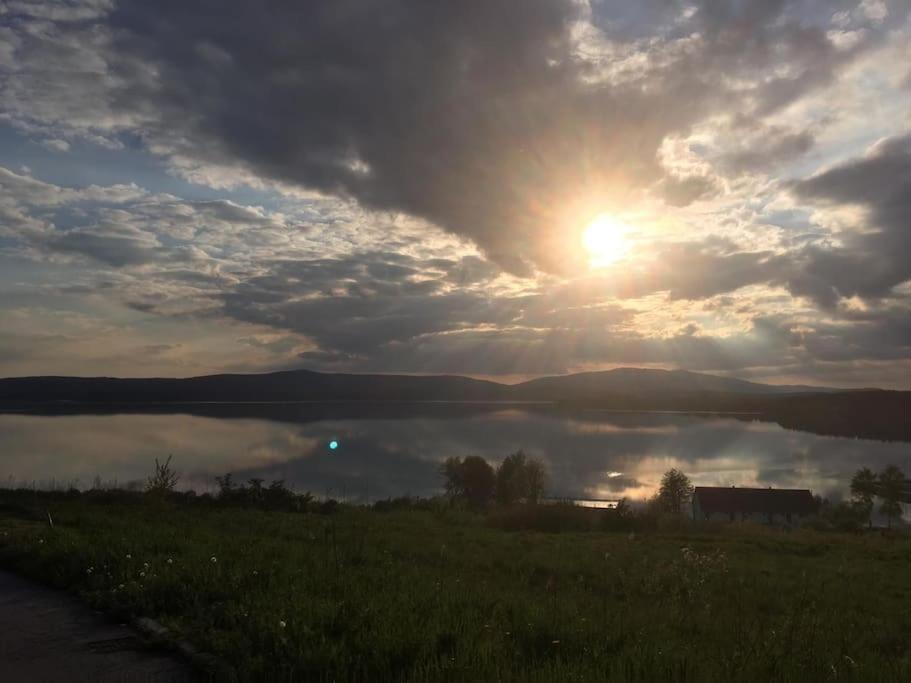 Apartman S Terasou A Vyhledem Na Jezero Lipno Kovarov  Dış mekan fotoğraf
