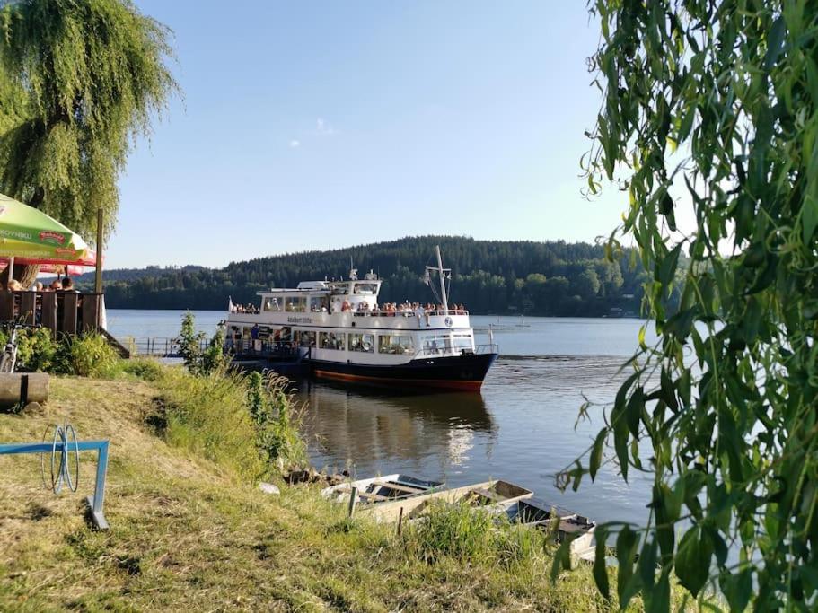 Apartman S Terasou A Vyhledem Na Jezero Lipno Kovarov  Dış mekan fotoğraf