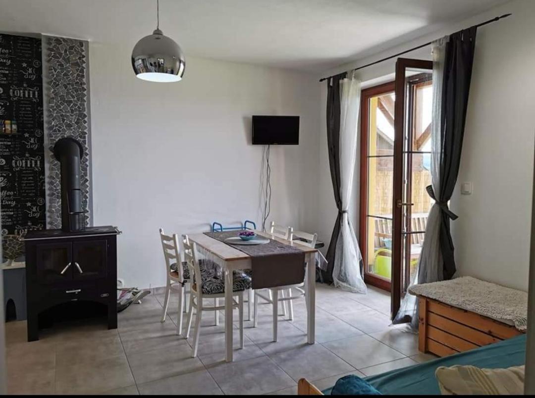 Apartman S Terasou A Vyhledem Na Jezero Lipno Kovarov  Dış mekan fotoğraf