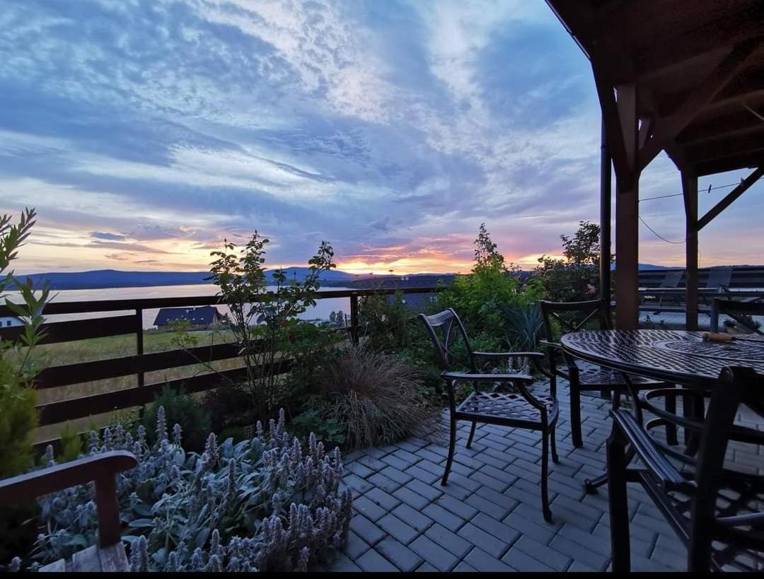 Apartman S Terasou A Vyhledem Na Jezero Lipno Kovarov  Dış mekan fotoğraf