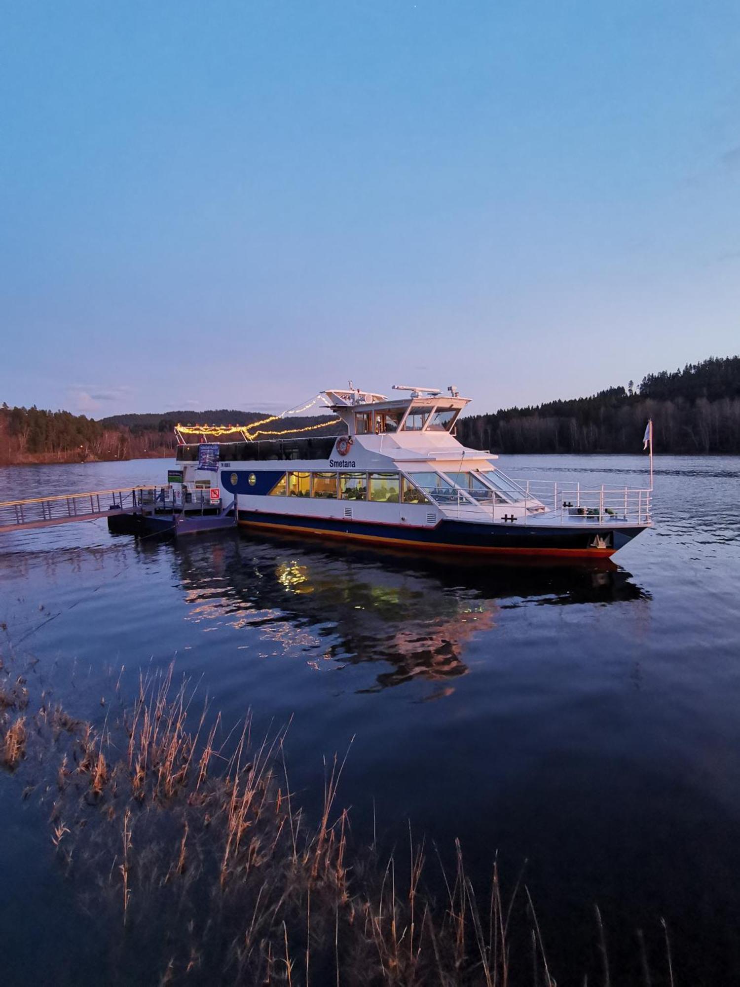 Apartman S Terasou A Vyhledem Na Jezero Lipno Kovarov  Dış mekan fotoğraf